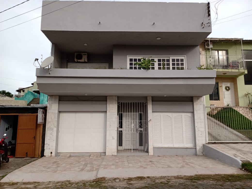 Ampla Casa Próximo a Av. João Goularte