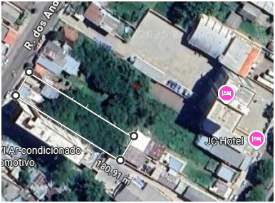 Amplo Terreno com 3 Casas na Rua Andradas