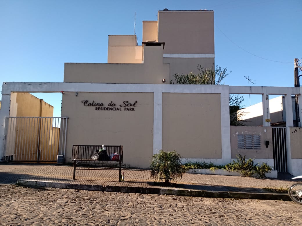 Apartamento no Ed. Colina do Sol