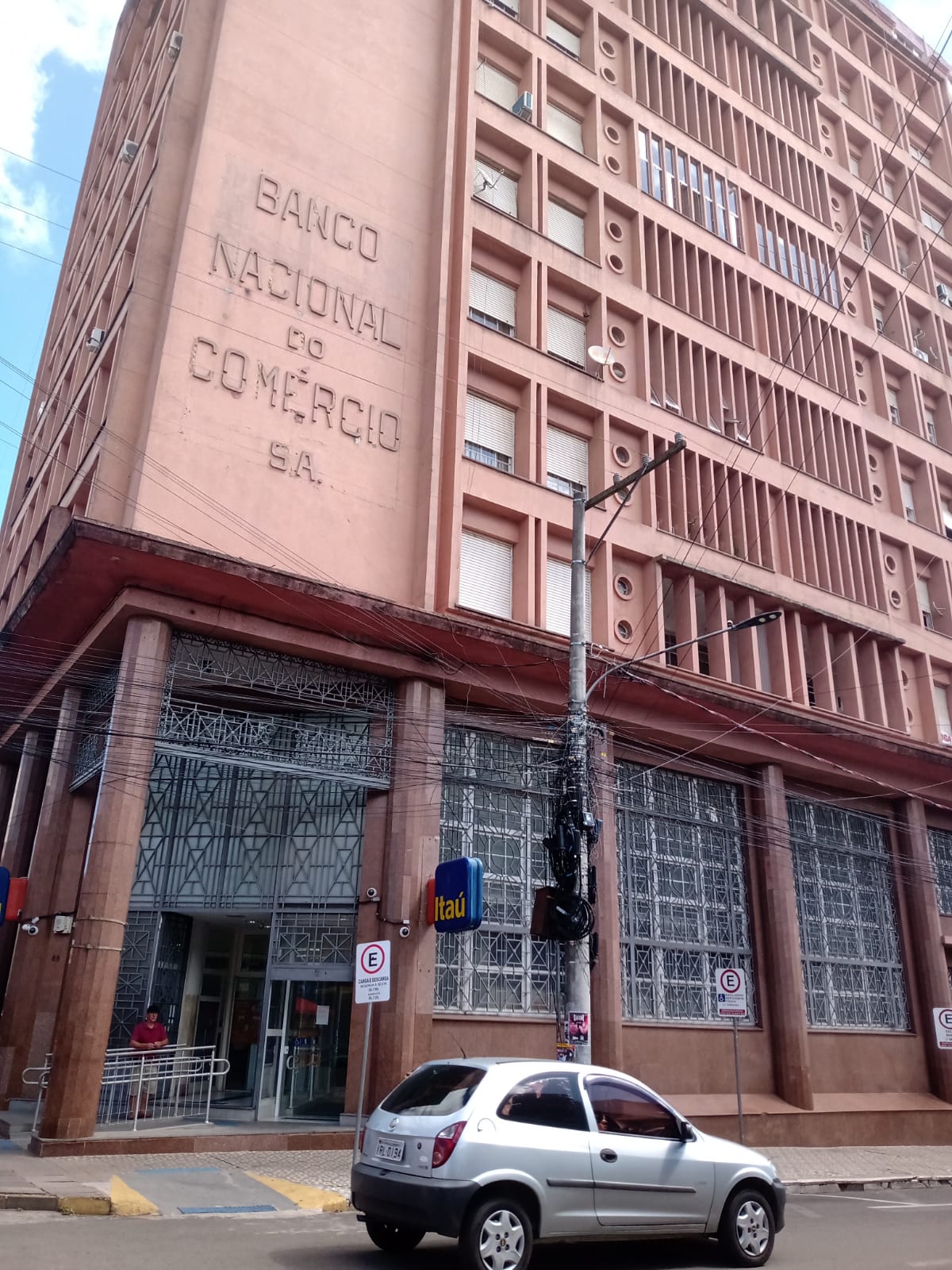 Apartamento Central no Ed. Banco Nacional do Comércio